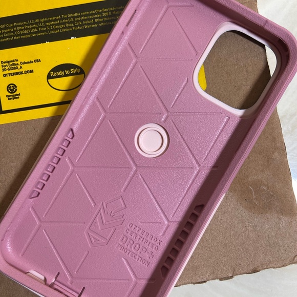 iPhone 11 Pro Pink Otter Box Cade - Picture 11 of 13